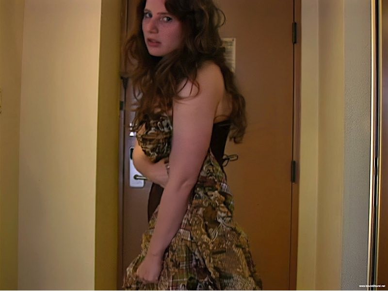 Arriving Desperate (MP4) - Jayne
