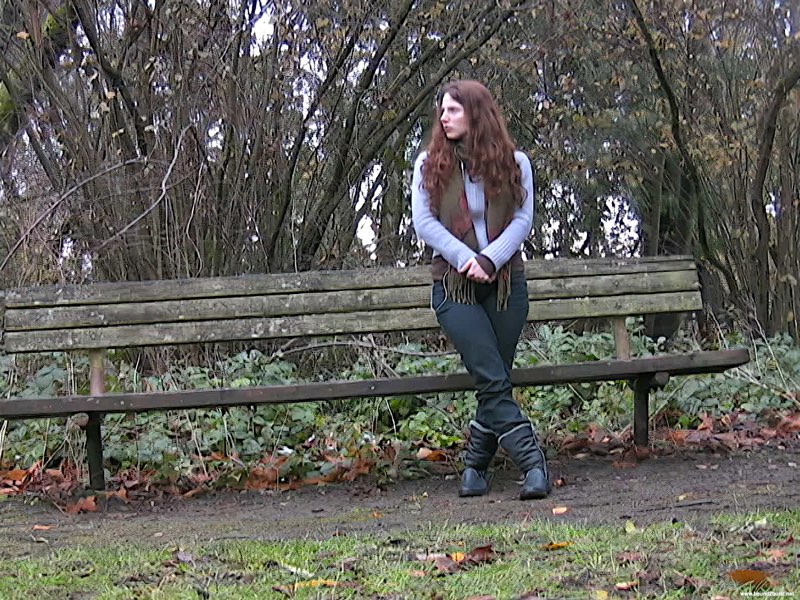 Peeing In The Park (MP4) - Jayne Peeing In The Park (MP4) - Jayne
